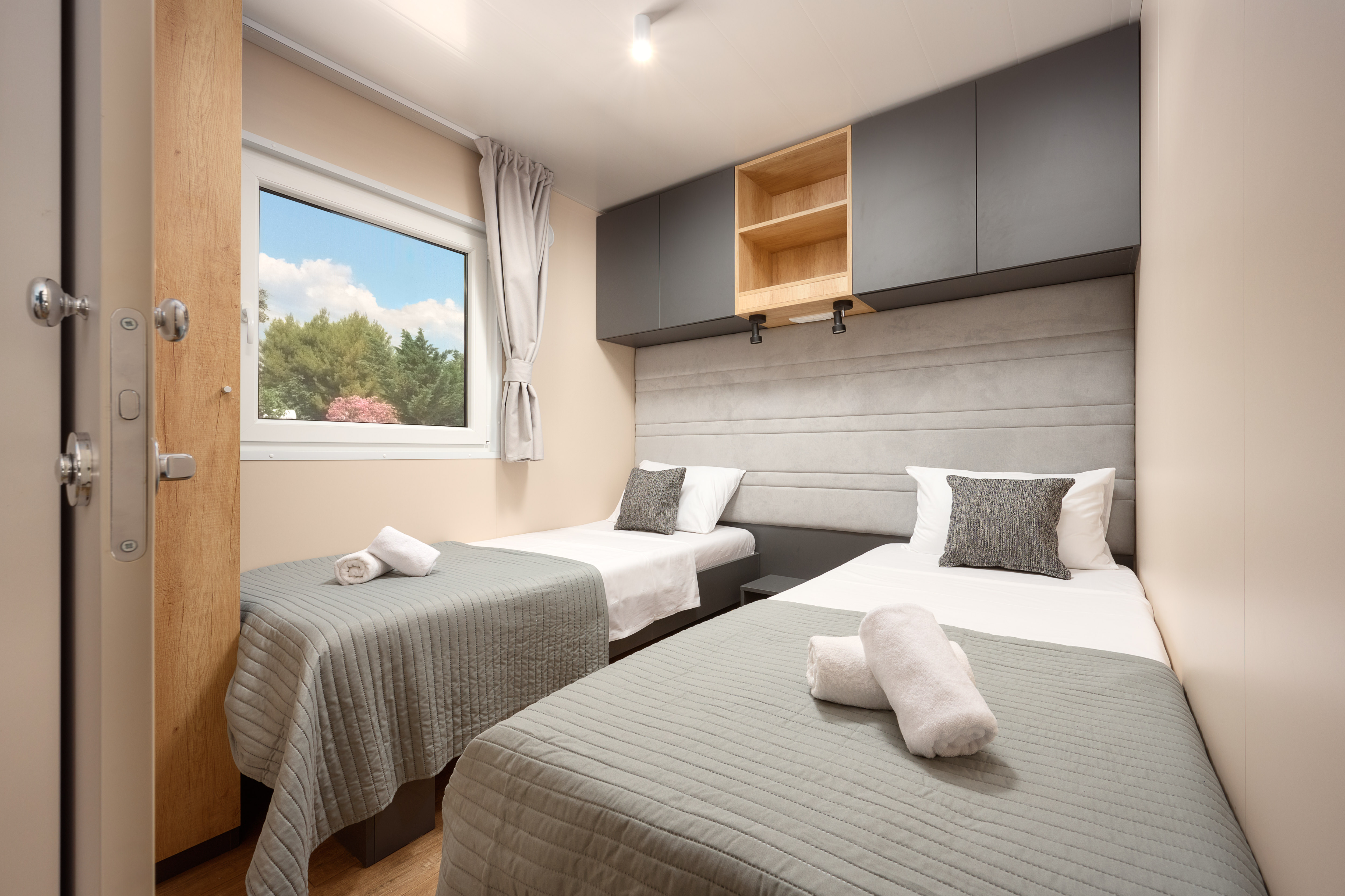 Twin bedroom in the camp house